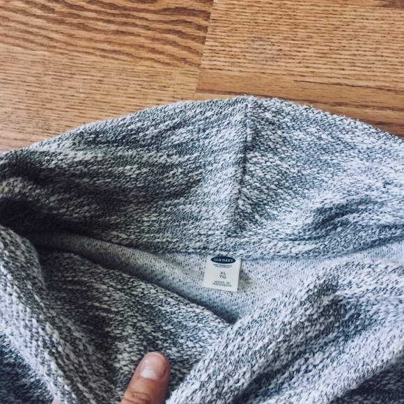 ⬇️Price⬇️ Old Navy Crowl Neck Swearshirt - Picture 3 of 3